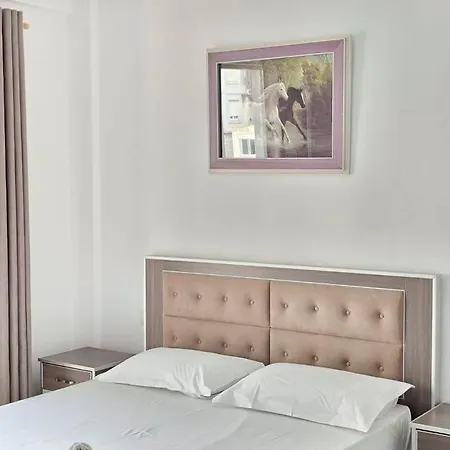 Franci 1 Apartamento Sarandë